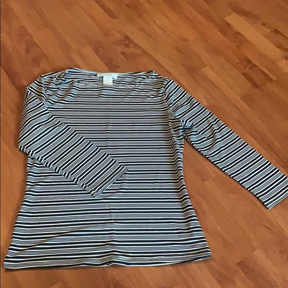 black and white striped, 3quart sleeve top - Picture 1 of 2